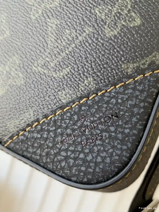Frstbag ru VUITTON TRIO LOUIS MESSENGER 0415